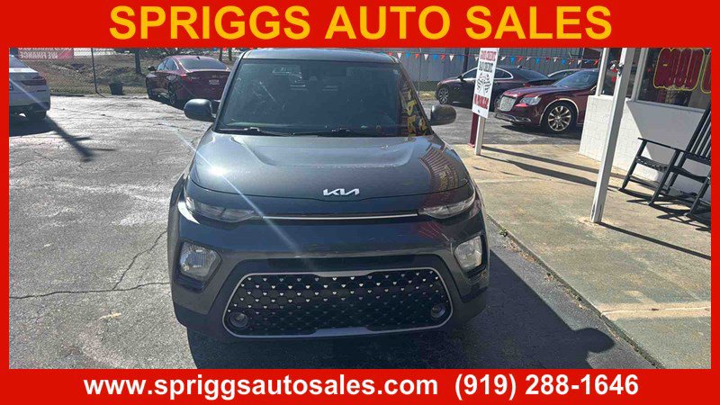 Used 2022 Kia Soul EX FWD image 2