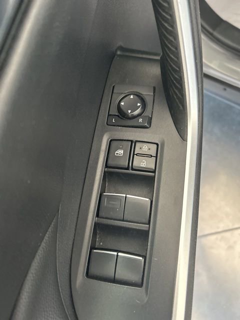 Used 2021 Toyota RAV4 XLE Premium AWD/4WD image 9