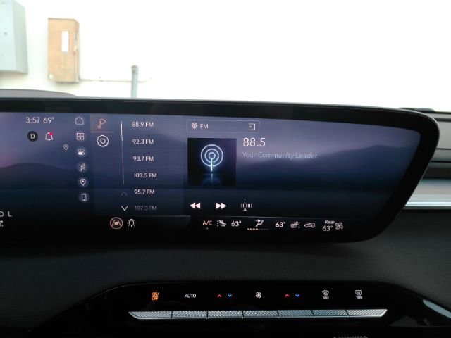 Used 2025 Buick Enclave Preferred image 44