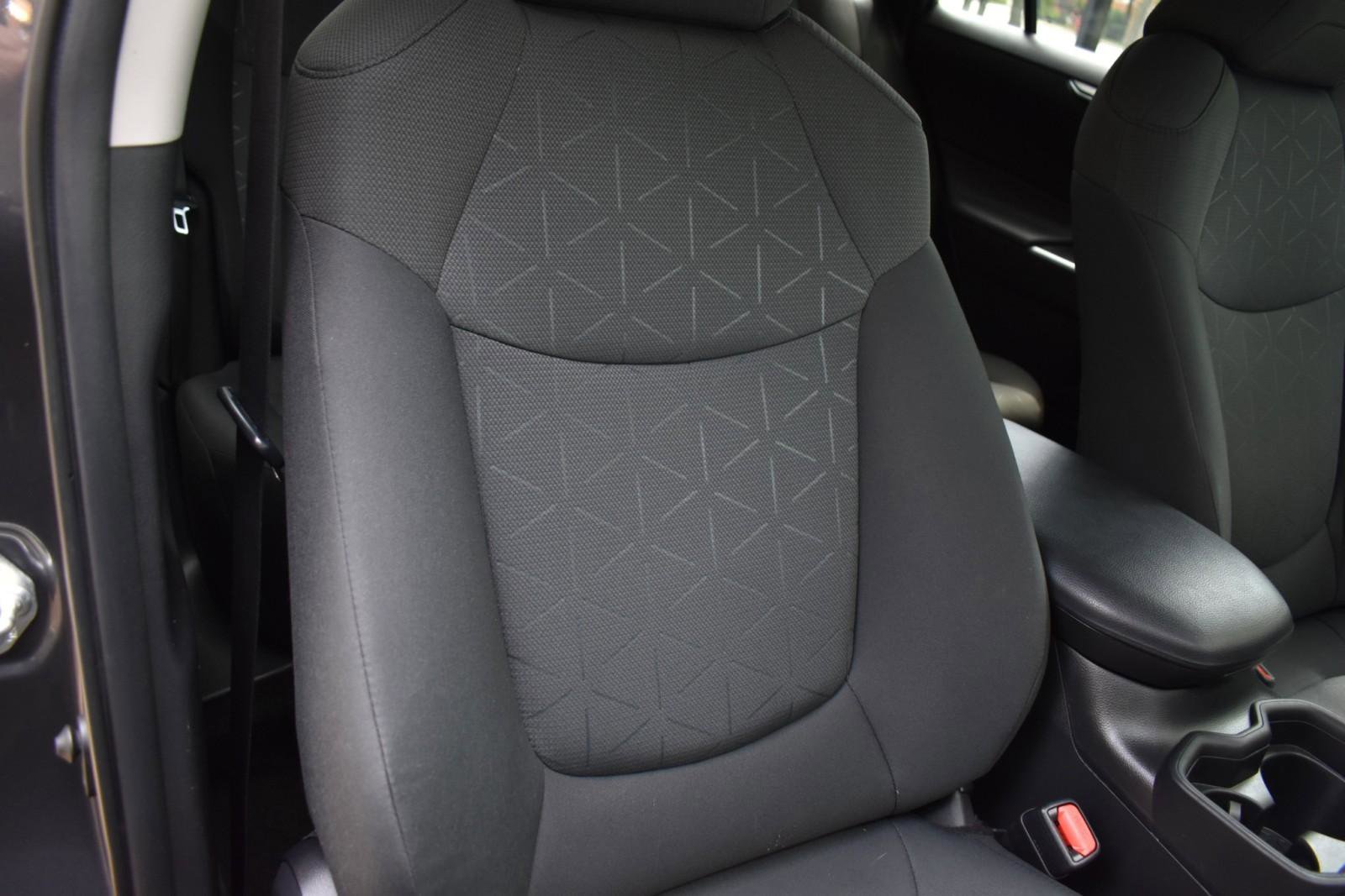 Used 2021 Toyota RAV4 XLE image 43