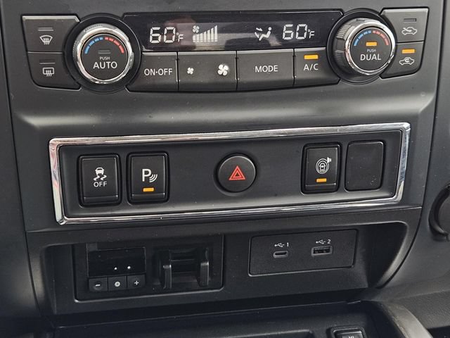 Used 2024 Nissan Titan SV w/ SV Convenience Package RWD image 34
