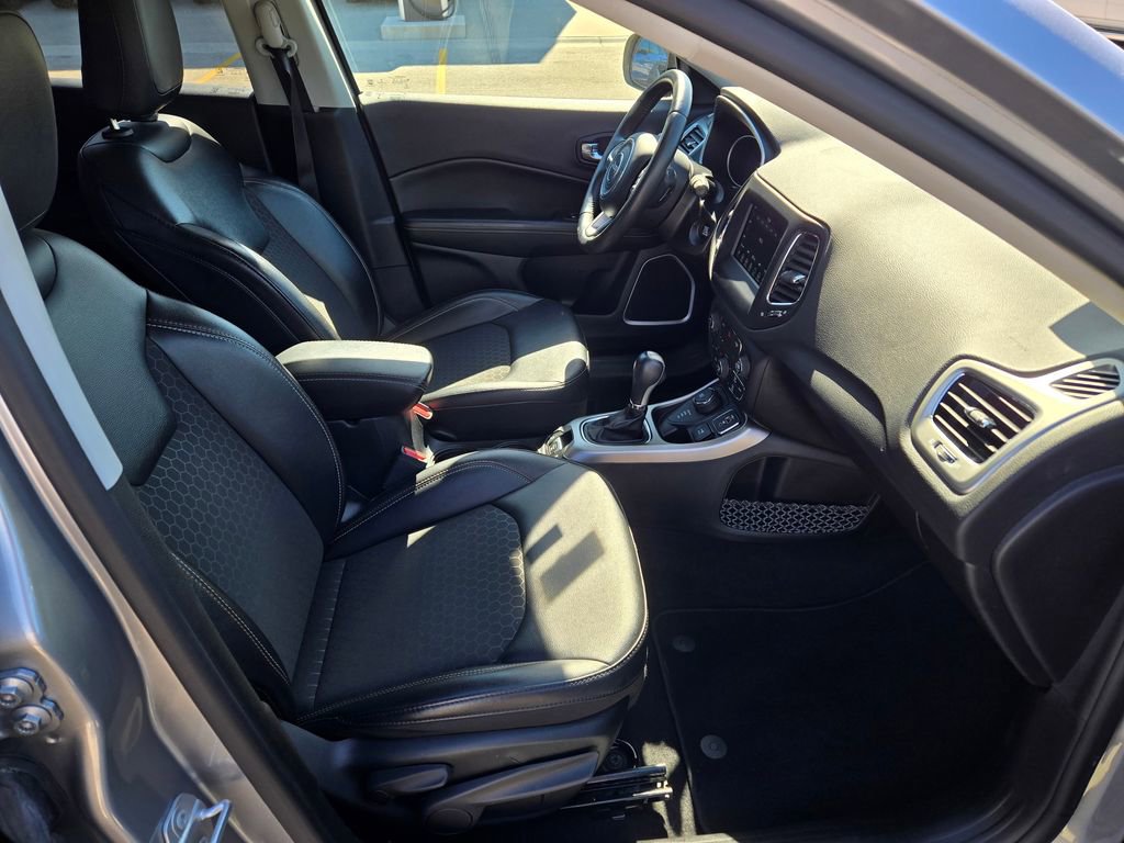 Used 2019 Jeep Compass Latitude AWD/4WD image 10
