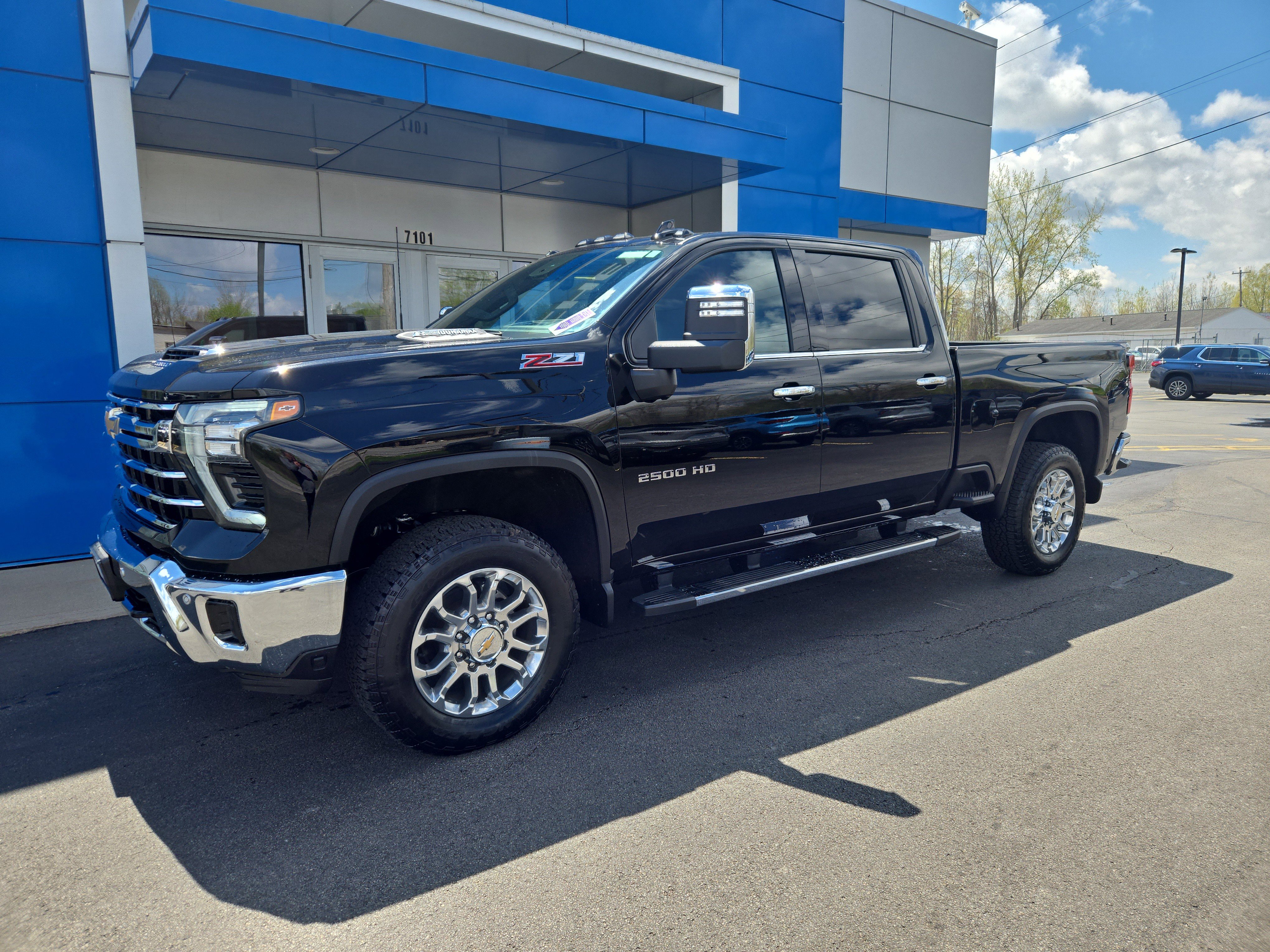 Certified 2025 Chevrolet Silverado 2500 LTZ w/ LTZ Premium Package AWD/4WD image 2