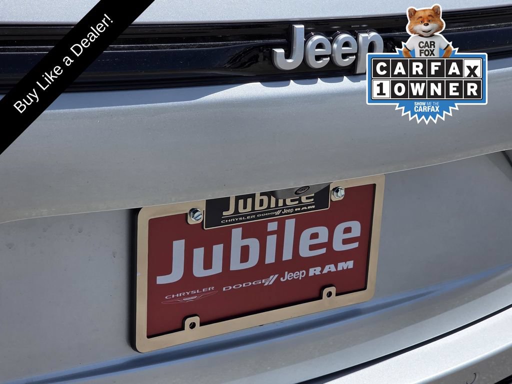 Used 2025 Jeep Grand Cherokee Laredo w/ Luxury Tech Group I AWD/4WD image 29