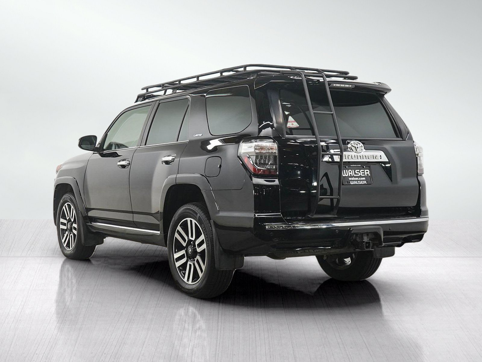 Used 2018 Toyota 4Runner Limited AWD/4WD image 3