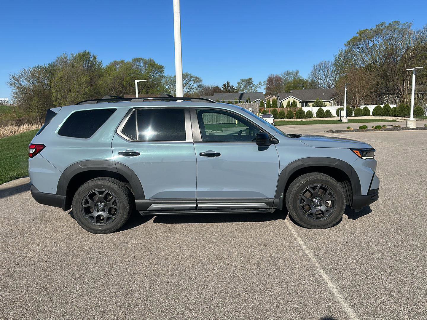 Used 2023 Honda Pilot TrailSport image 2