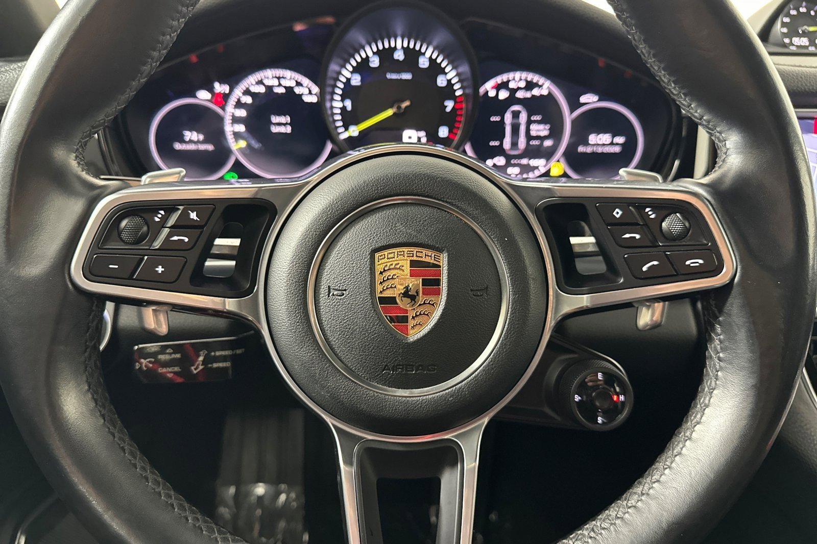 Used 2018 Porsche Panamera 4 image 22