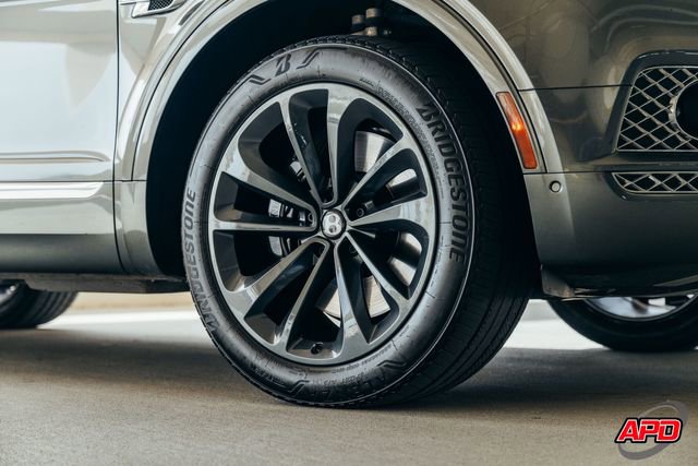 Used 2017 Bentley Bentayga image 61