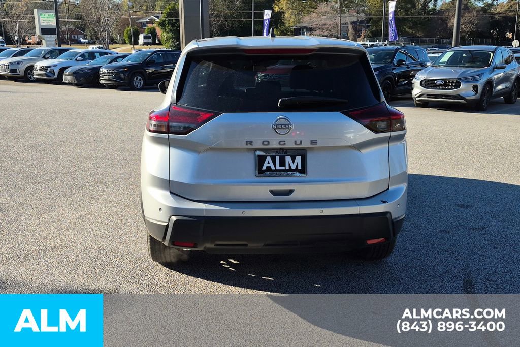 Used 2024 Nissan Rogue S image 7