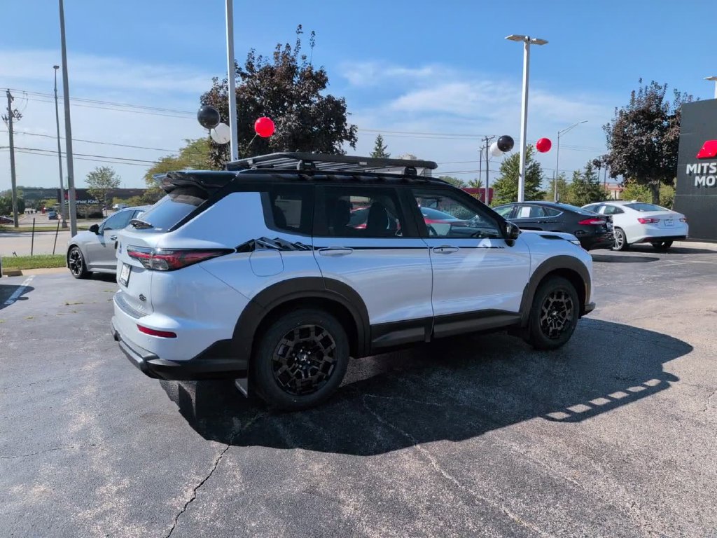 New 2026 Mitsubishi Outlander AWD image 7