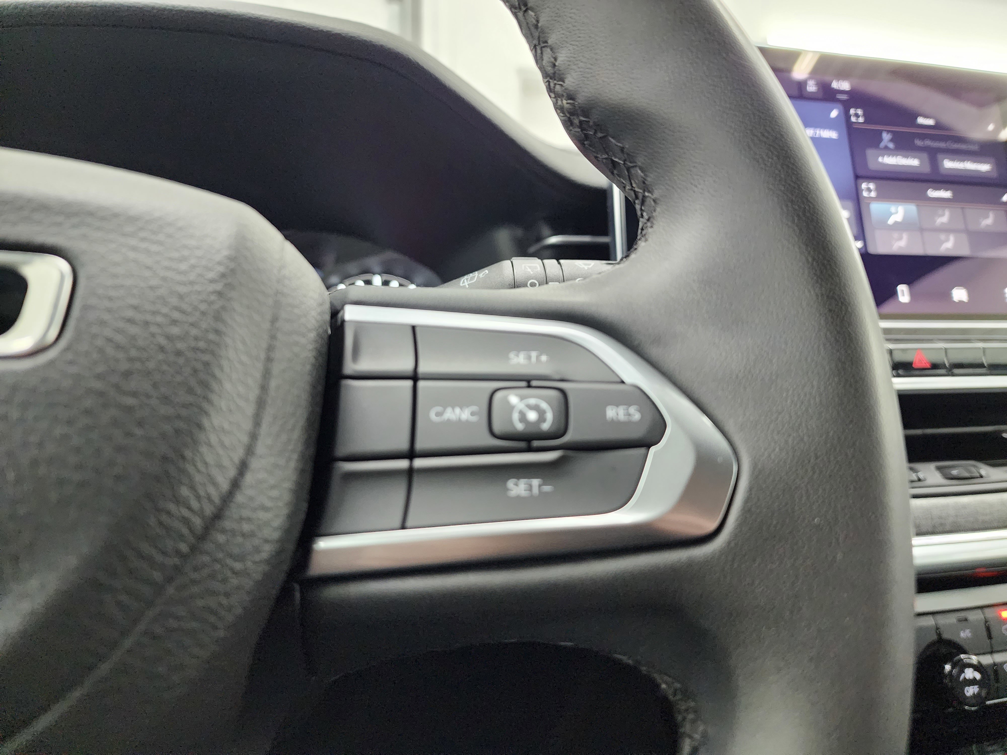 Used 2024 Jeep Compass Latitude image 13