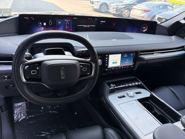 New 2027 Lincoln Navigator Reserve w/ Jet Appearance Package AWD/4WD image 16
