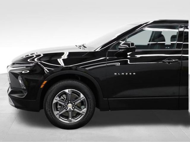 Used 2025 Chevrolet Blazer LT image 18