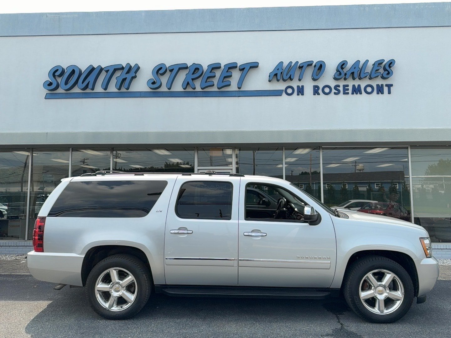 Used 2014 Chevrolet Suburban LTZ AWD/4WD image 1