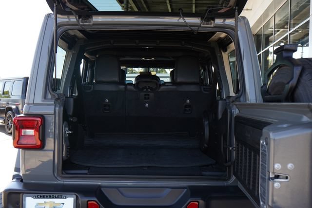 Used 2020 Jeep Wrangler Unlimited Sahara AWD/4WD image 8