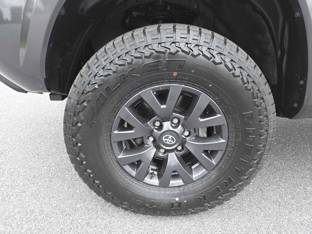 Used 2023 Toyota Tacoma SR5 AWD/4WD image 28