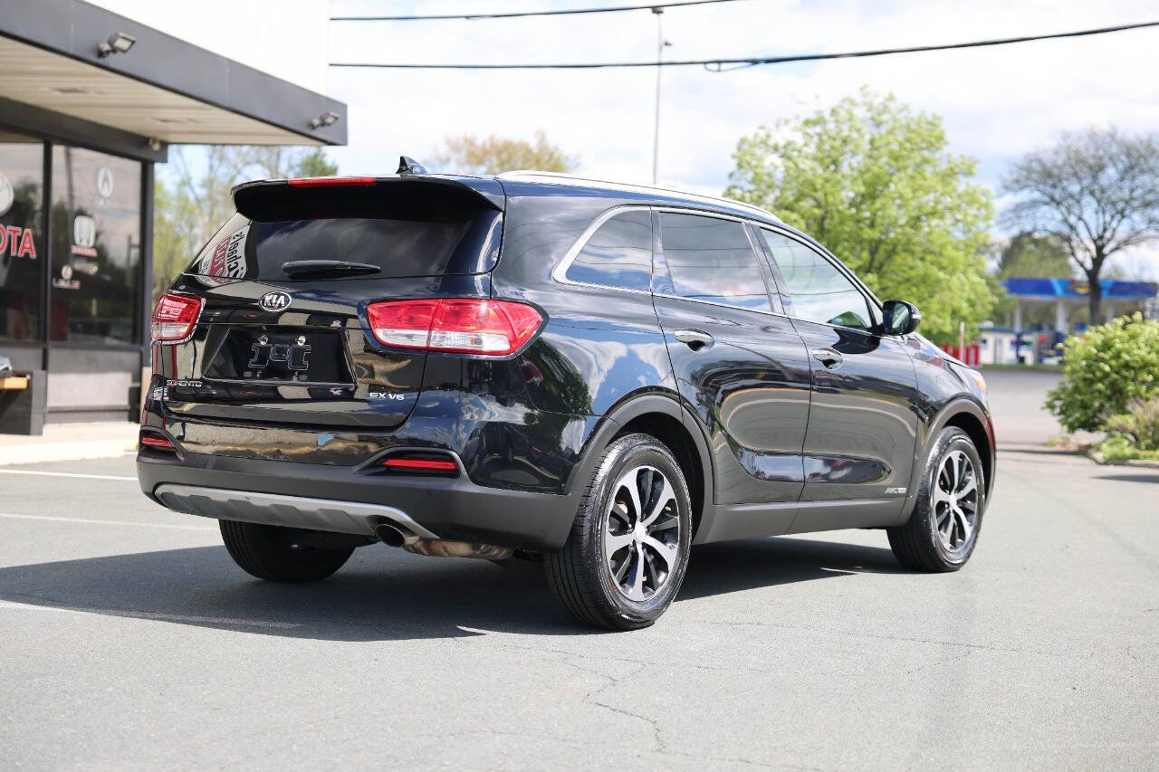 Used 2017 Kia Sorento EX AWD/4WD image 4