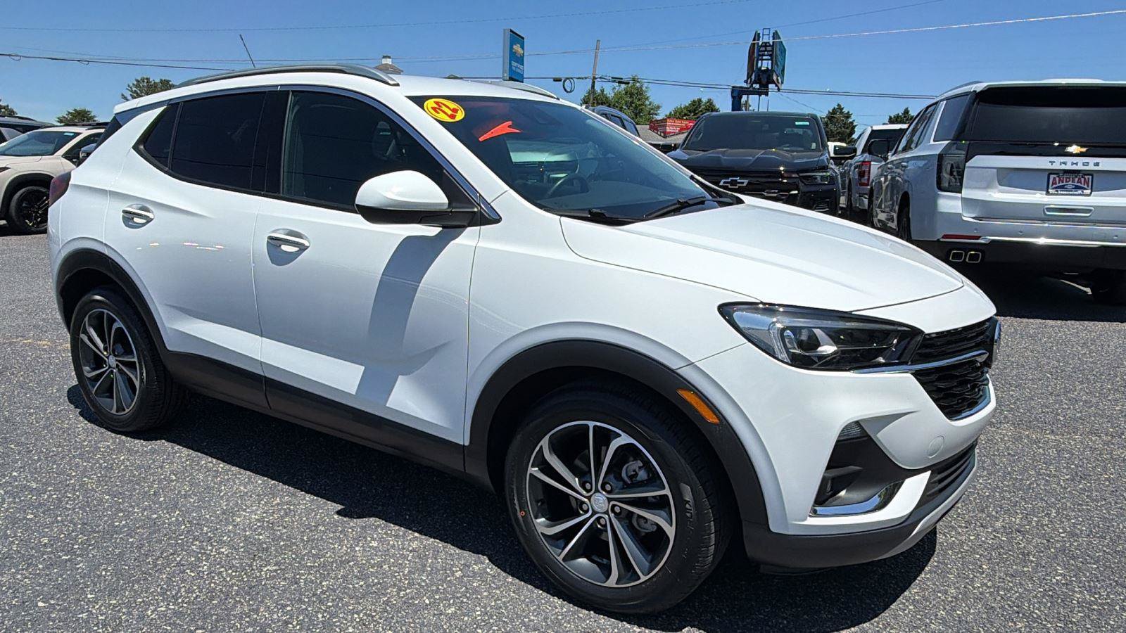 Used 2022 Buick Encore GX Essence FWD image 3