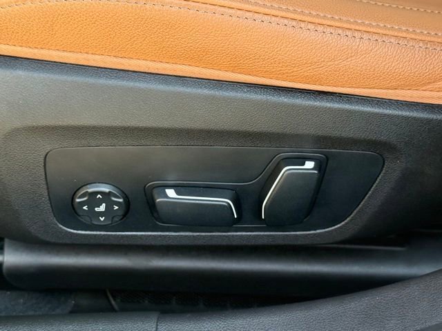 Used 2025 BMW 330i Sedan w/ Convenience Package image 19