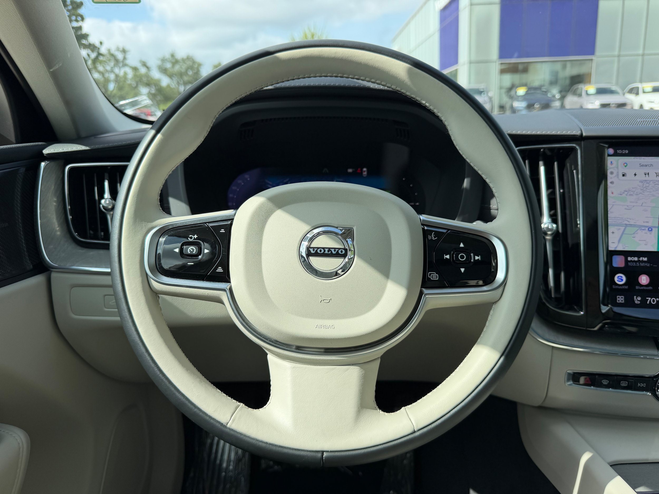 Certified 2024 Volvo XC60 T8 Ultimate w/ Protection Package Premier AWD/4WD image 17