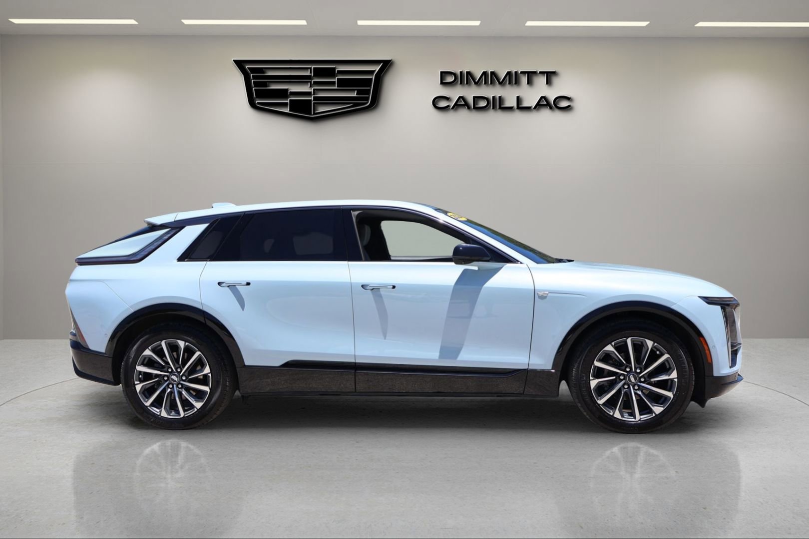 Certified 2024 Cadillac Lyriq Sport w/ LPO, Floor Liner Package AWD/4WD image 6