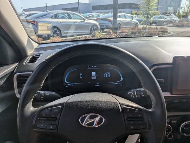 Used 2023 Hyundai Venue SEL image 28