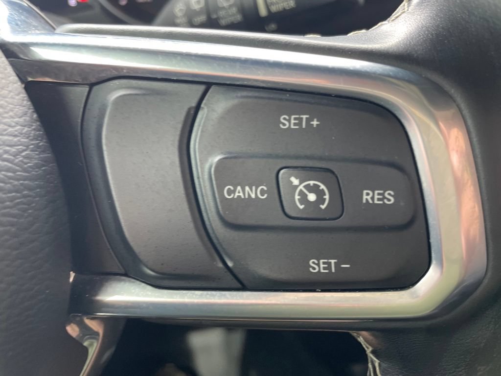 Used 2020 Jeep Wrangler Unlimited Sahara AWD/4WD image 16