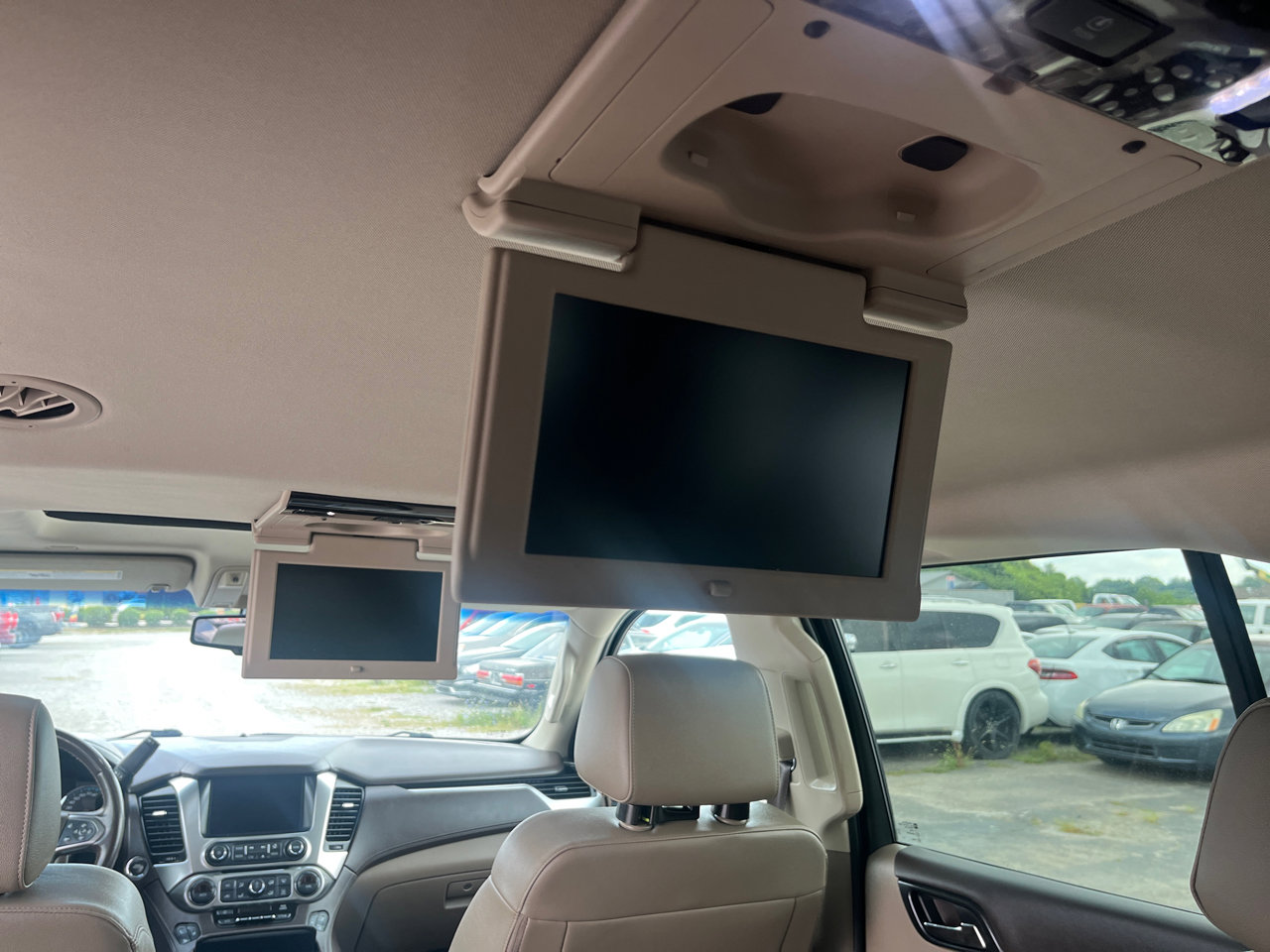 Used 2020 Chevrolet Suburban Premier AWD/4WD image 18