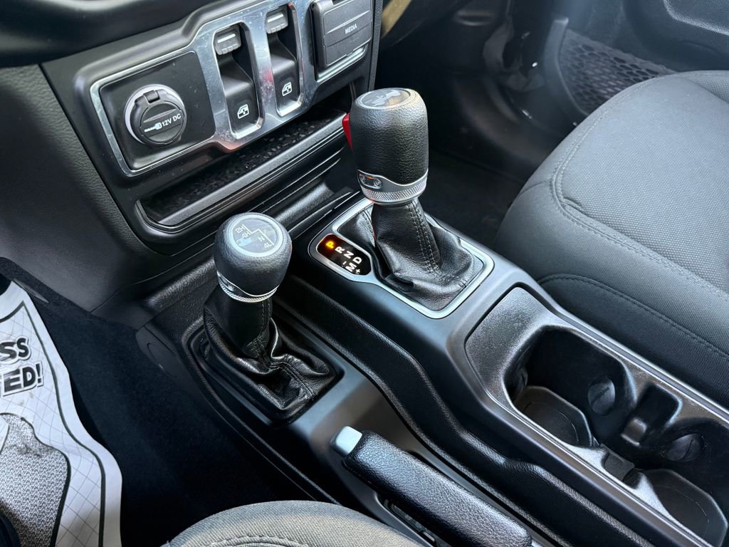 Used 2022 Jeep Wrangler Sport S image 24