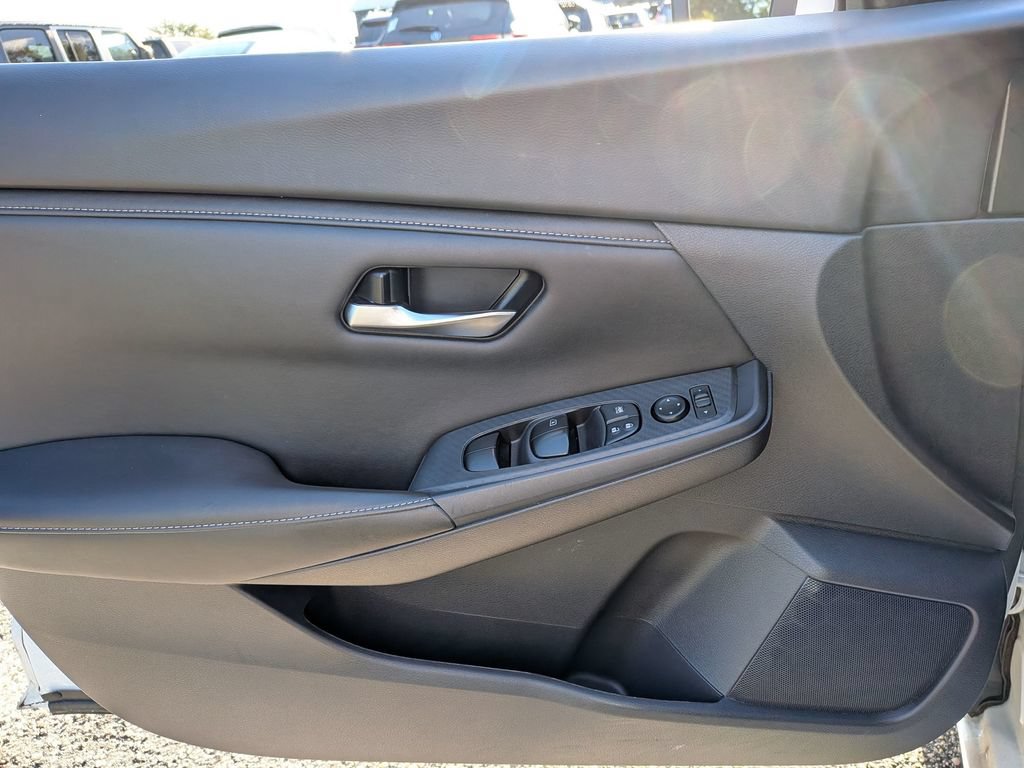 Used 2024 Nissan Sentra SV FWD image 31