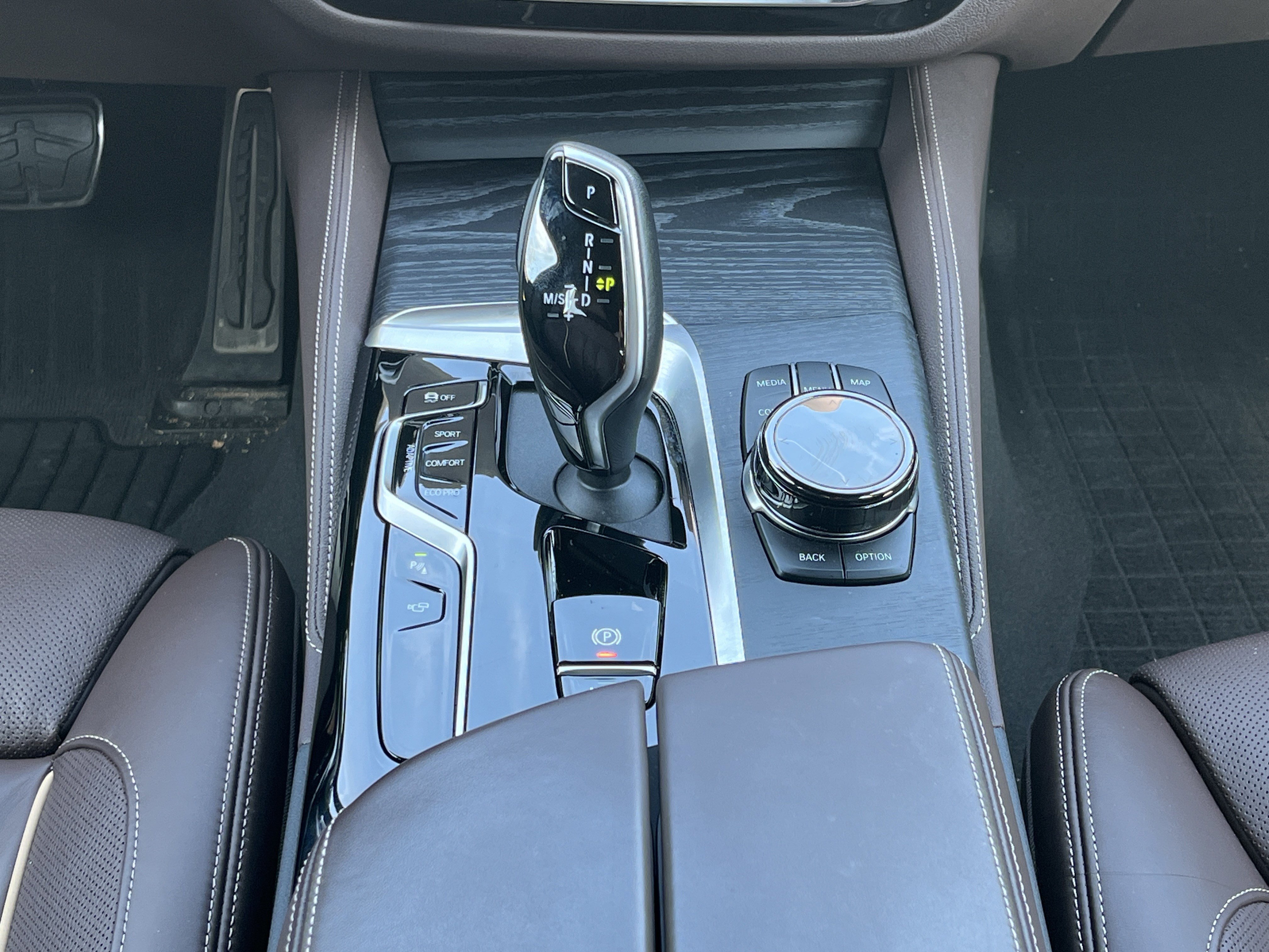 Used 2023 BMW M550i xDrive w/ Executive Package AWD/4WD image 5