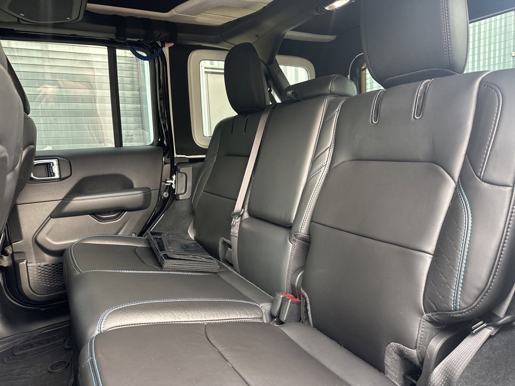 Used 2024 Jeep Wrangler High Altitude image 20