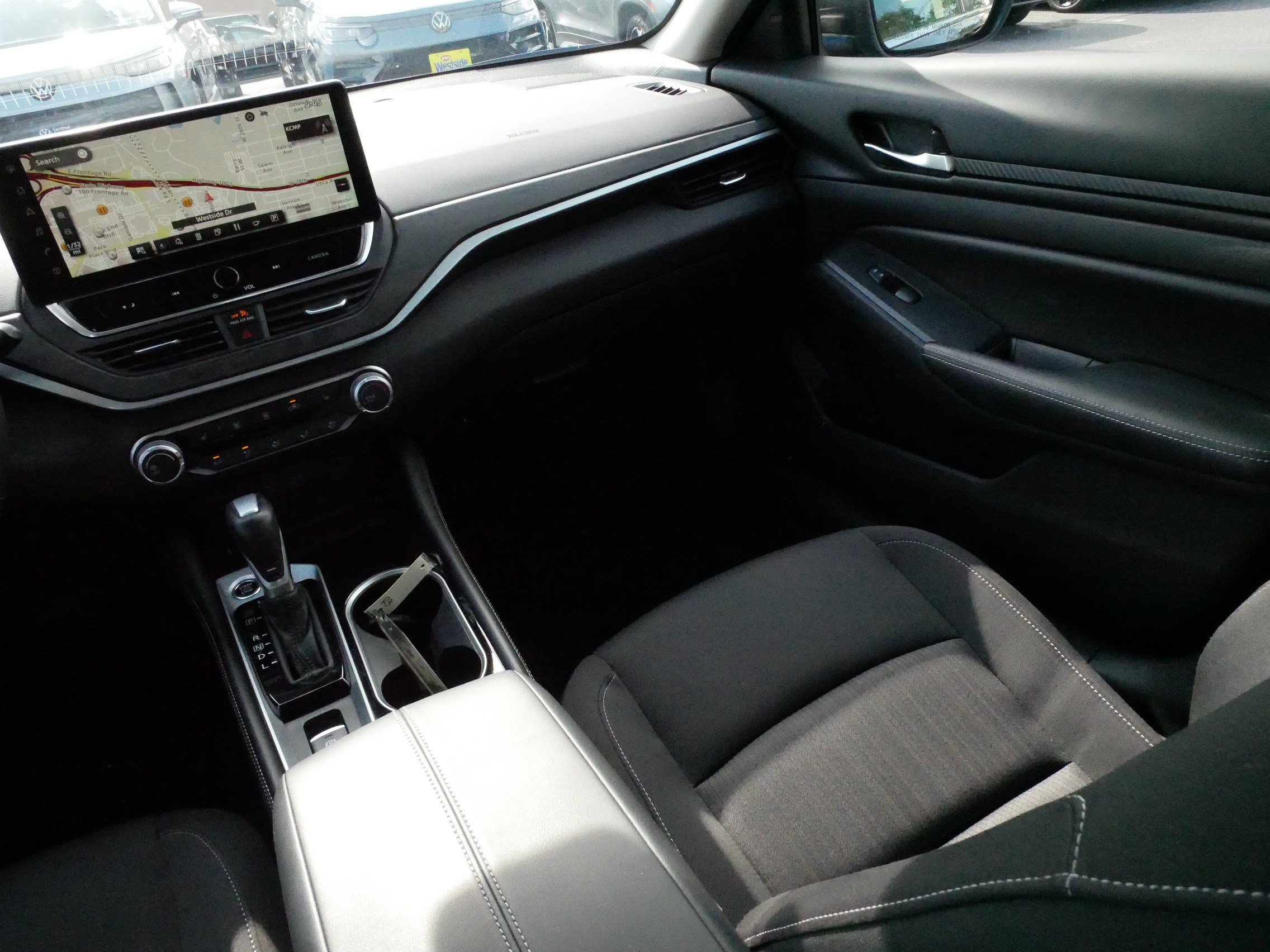 Used 2024 Nissan Altima 2.5 SV w/ SV Premium Package AWD/4WD image 12