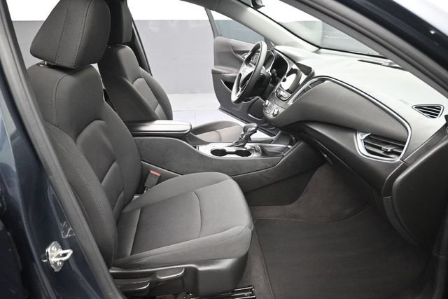 Used 2021 Chevrolet Malibu LT FWD image 12