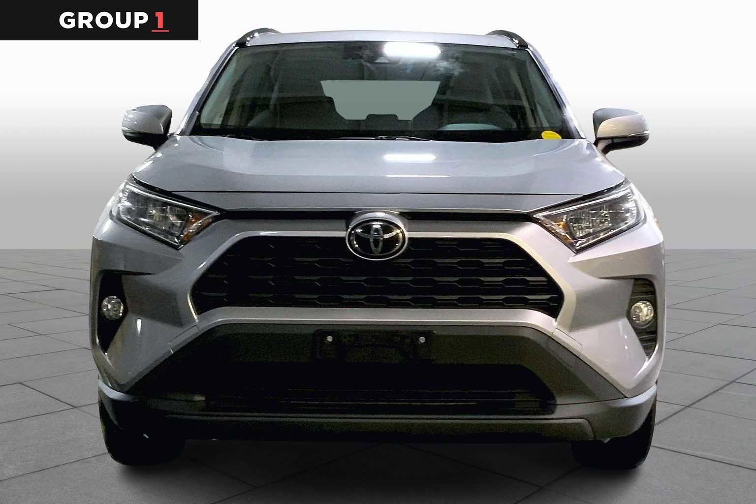 Used 2019 Toyota RAV4 XLE image 3