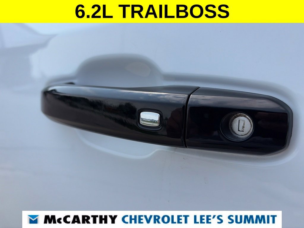 Used 2023 Chevrolet Silverado 1500 LT Trail Boss w/ Convenience Package II AWD/4WD image 46