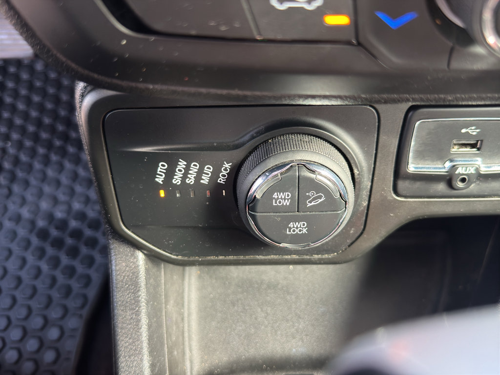 Used 2018 Jeep Renegade Trailhawk w/ Cold Weather Group II image 33
