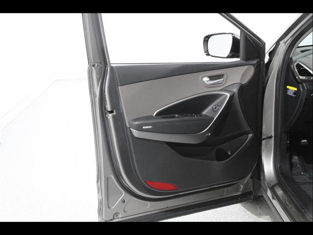 Used 2017 Hyundai Santa Fe Sport FWD image 4