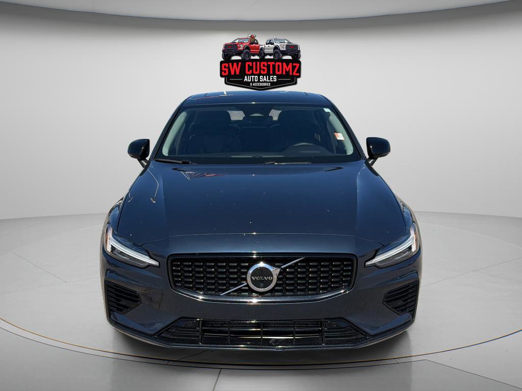 Used 2023 Volvo S60 T8 Plus image 2