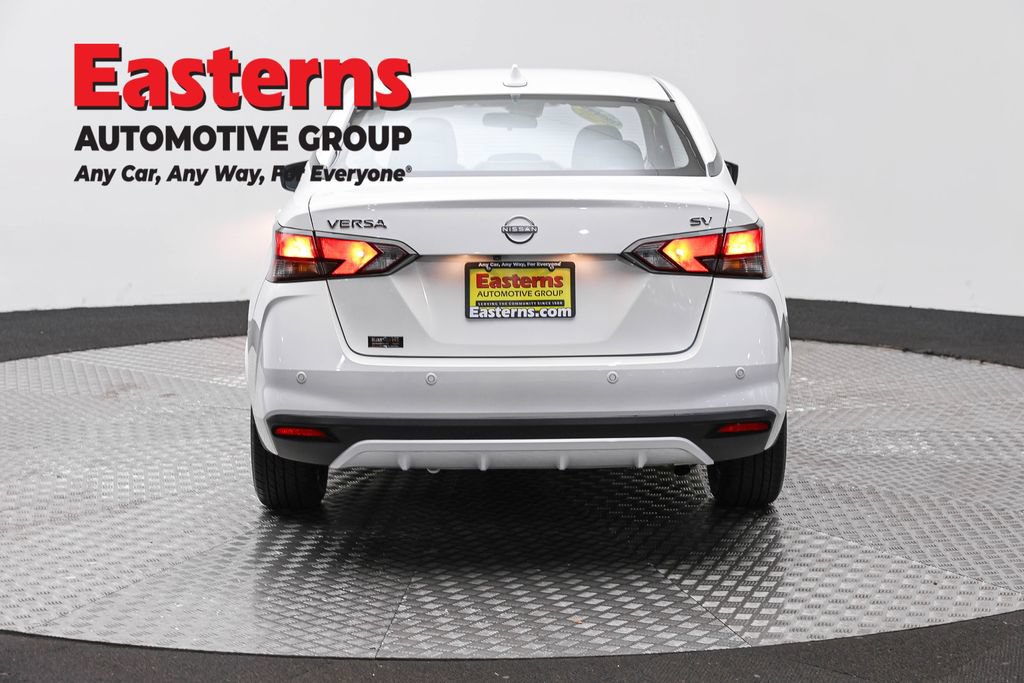 Used 2024 Nissan Versa SV FWD image 8