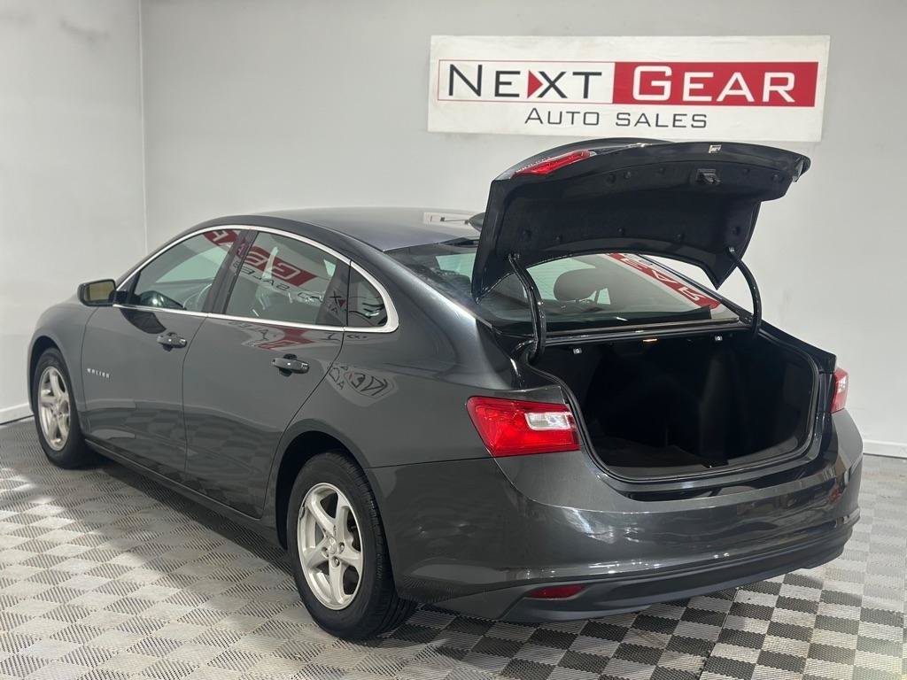 Used 2017 Chevrolet Malibu LS FWD image 28