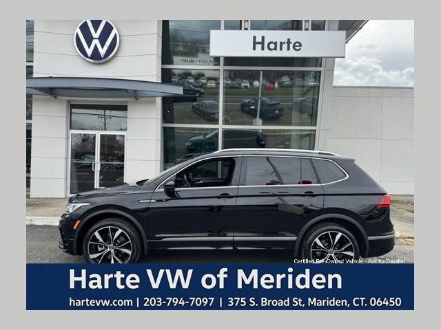 Certified 2024 Volkswagen Tiguan SEL R-Line image 1