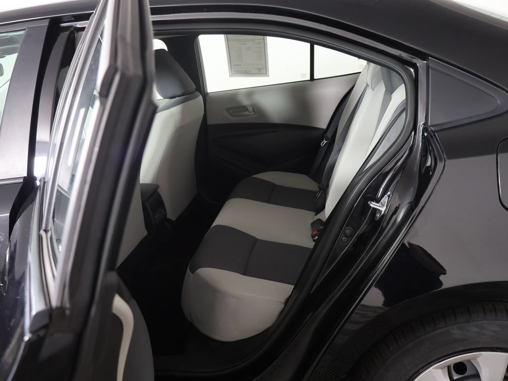 Used 2025 Toyota Corolla LE FWD image 27