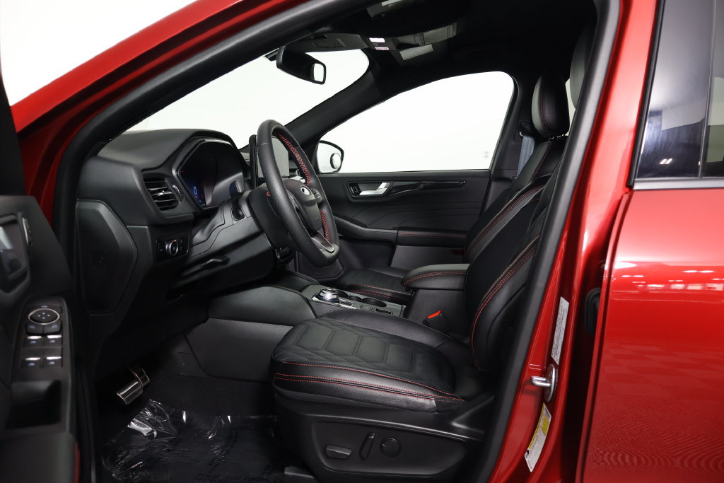 Used 2023 Ford Escape ST-Line Elite w/ Premium Technology Package AWD/4WD image 10