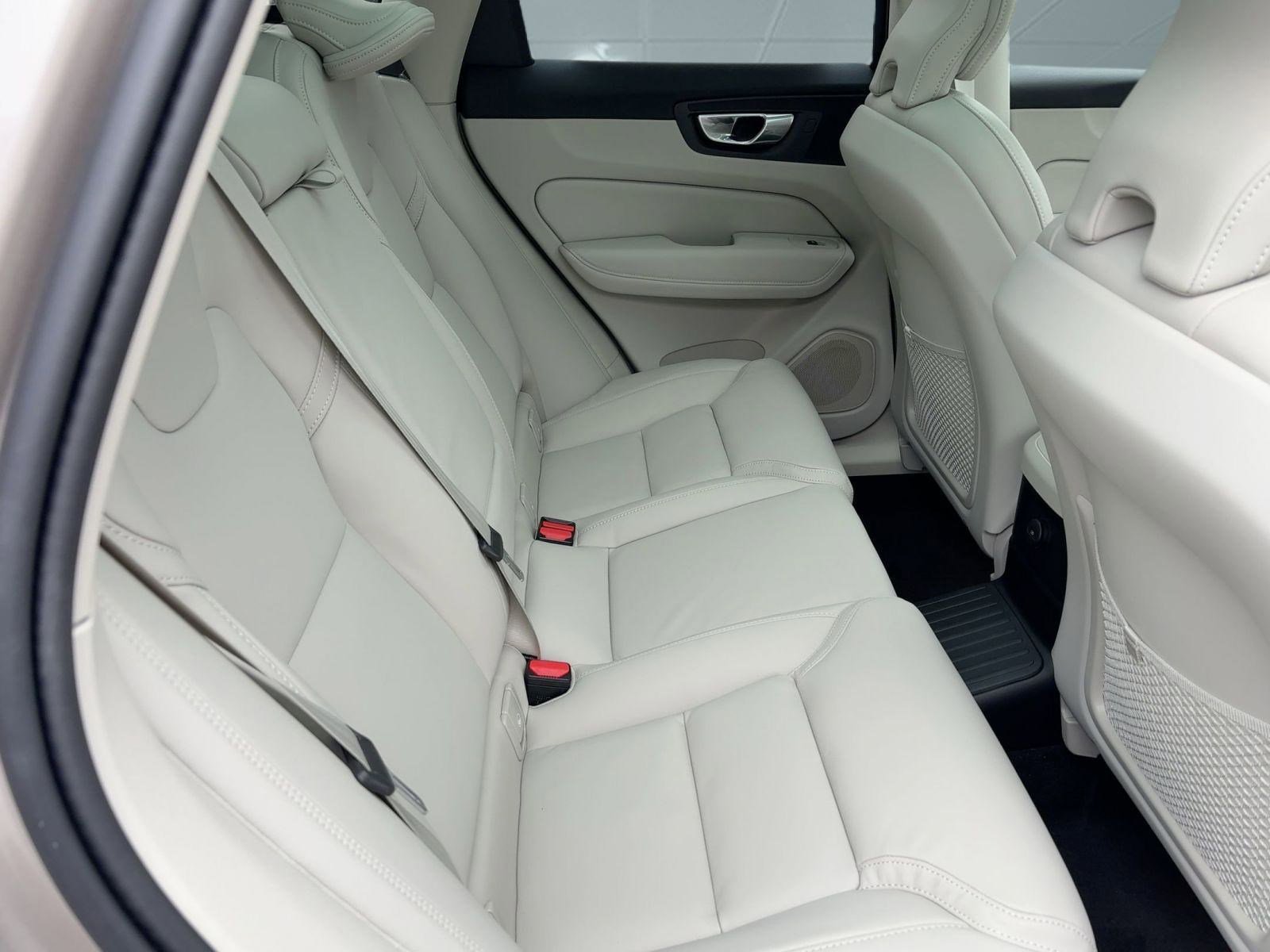 New 2026 Volvo XC60 T8 Ultra w/ Protection Package Premier image 29