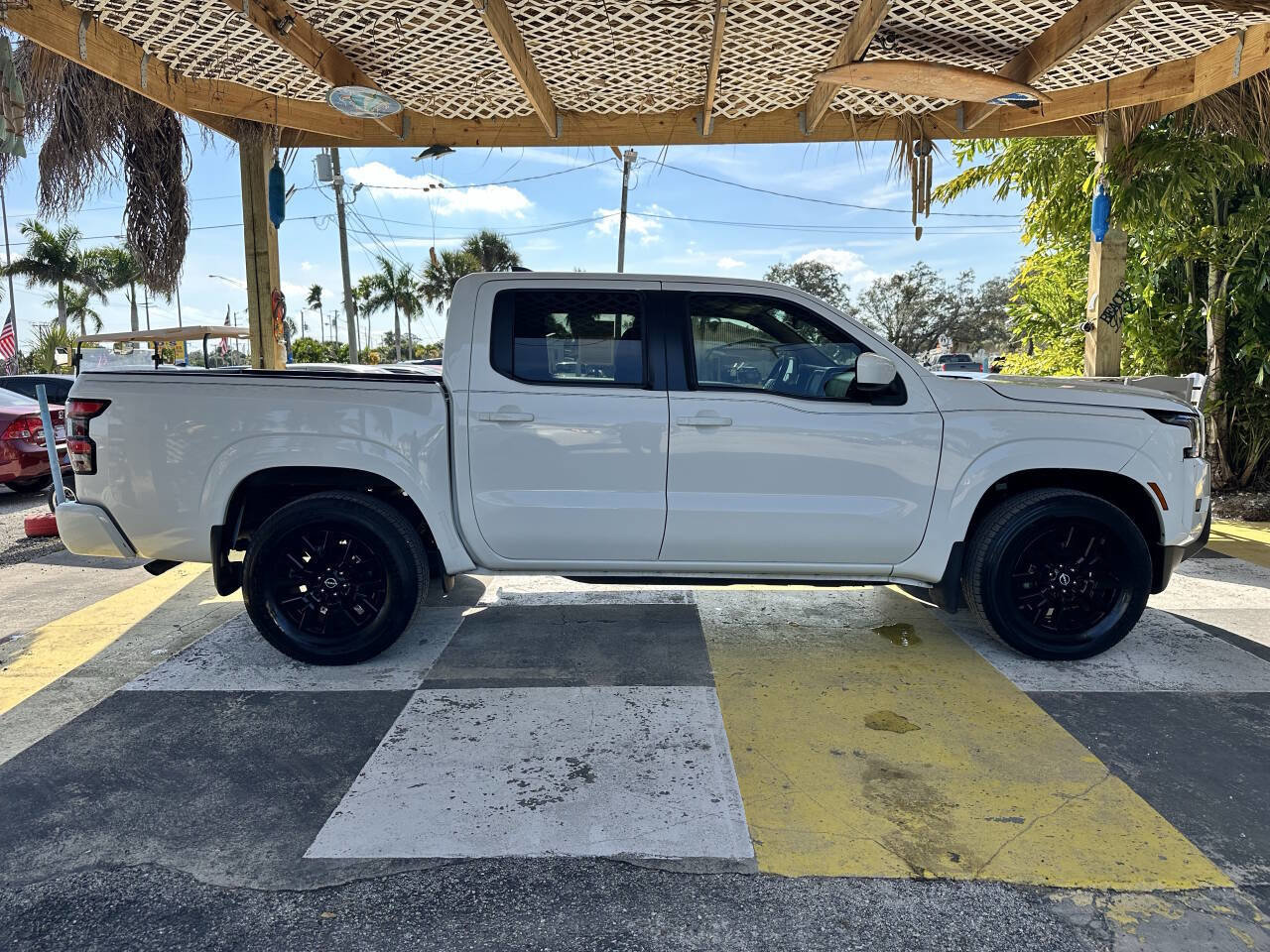 Used 2022 Nissan Frontier SV image 4