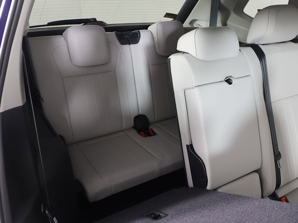 Used 2023 Volkswagen Tiguan SE image 35