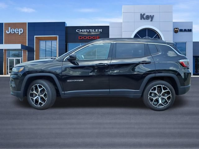 Used 2025 Jeep Compass Limited AWD/4WD image 2