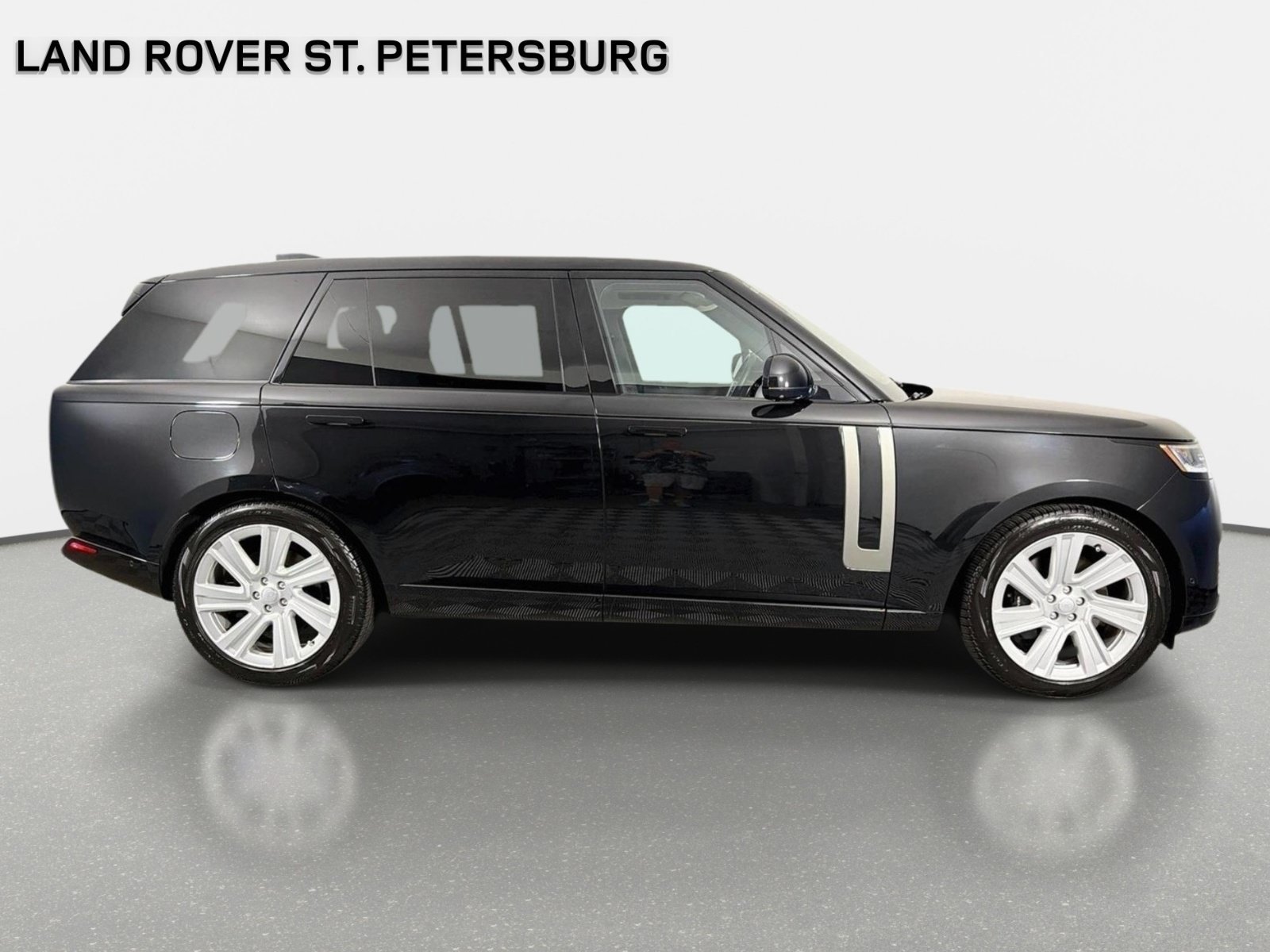 Used 2023 Land Rover Range Rover Long Wheelbase SE AWD/4WD image 4