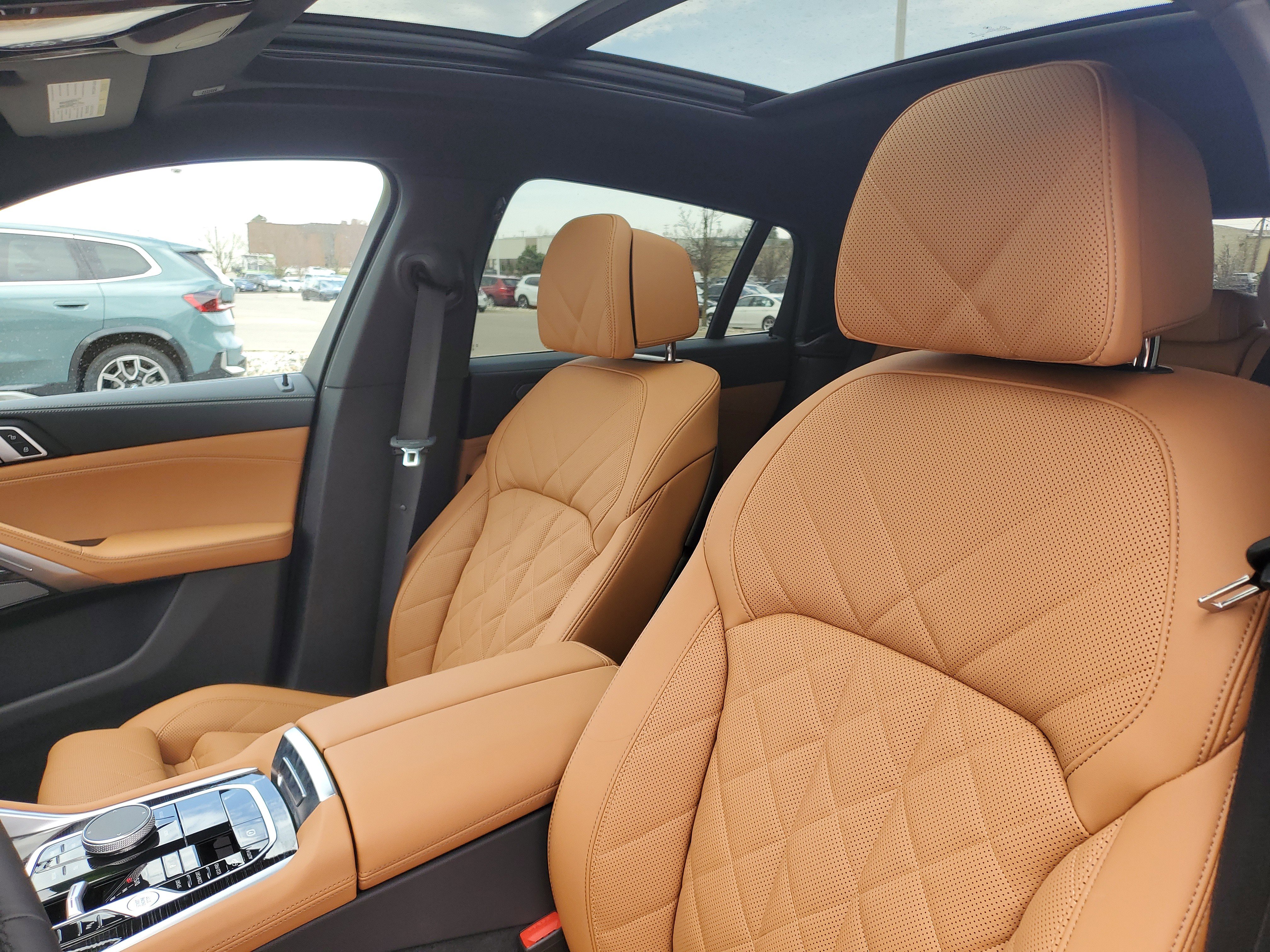 Certified 2026 BMW X6 xDrive40i w/ Climate Comfort Package AWD/4WD image 7